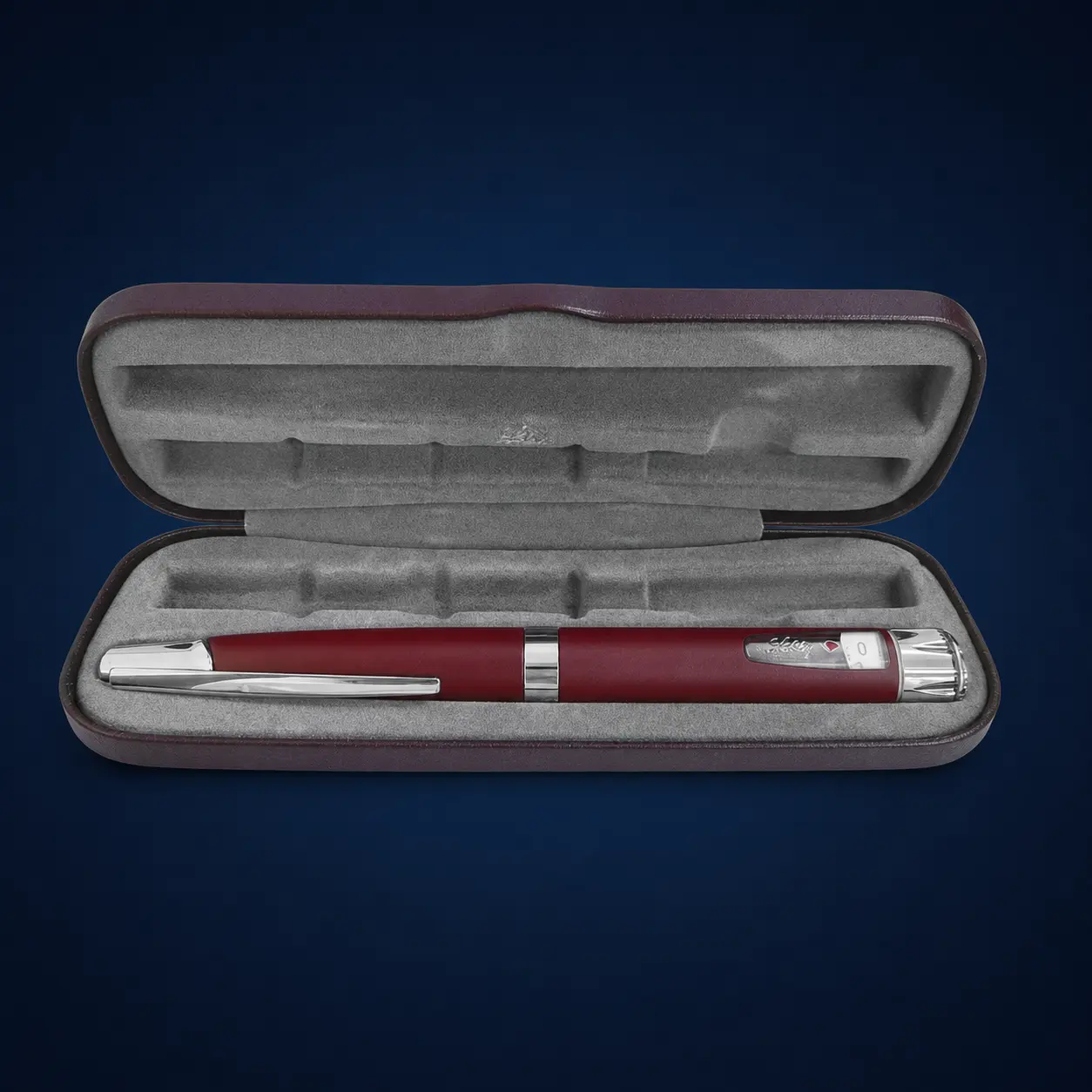 Luxura 2 Eli Lilly Luxura reusable pen displayed in its open case