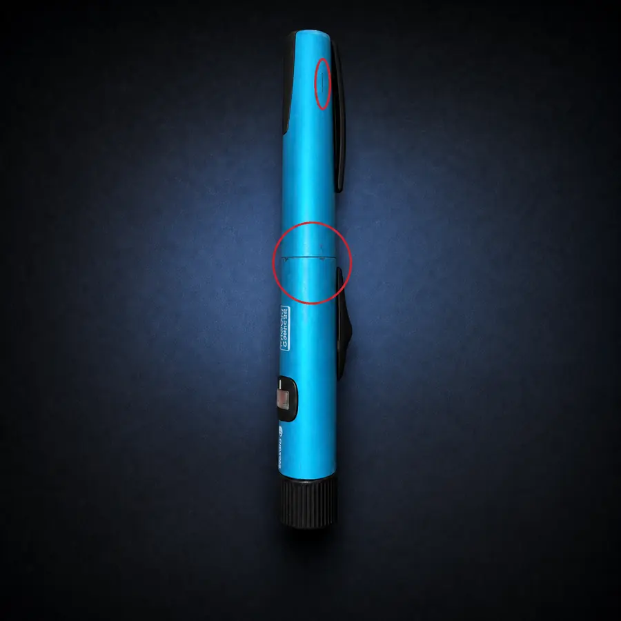 GensuPen2 - Teal (Cosmetic Damage) 1 Teal GensuPen2 with red circles marking cosmetic damage on a dark navy studio background